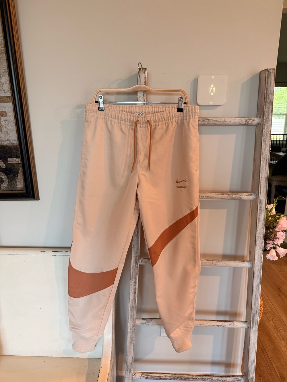 NIKE NSW WOVEN JOGGER WATER REPELLENT PANTS [DD6057 219] BEIGE CREAM ORANGE SZ M